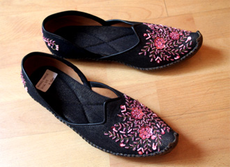 Slippers and mules by Ahmed Kalajdzisalihovic